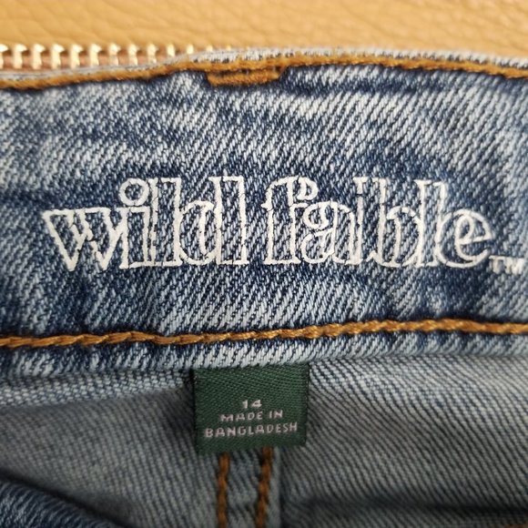 WILD FABLE Raw Hem Denim Skirt Sz 14 Medium Wash Whiskering - Picture 4 of 6